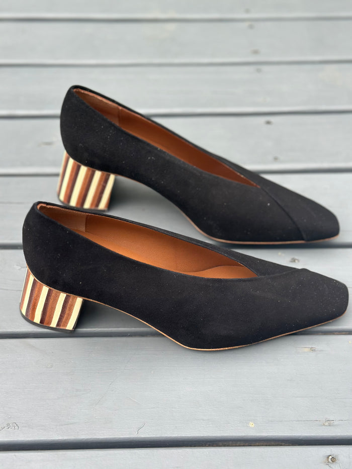 Beau Coops Black Suede With wooden heel