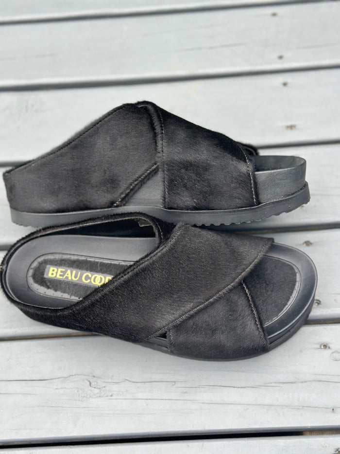 Beau Coops Black Pony Slide