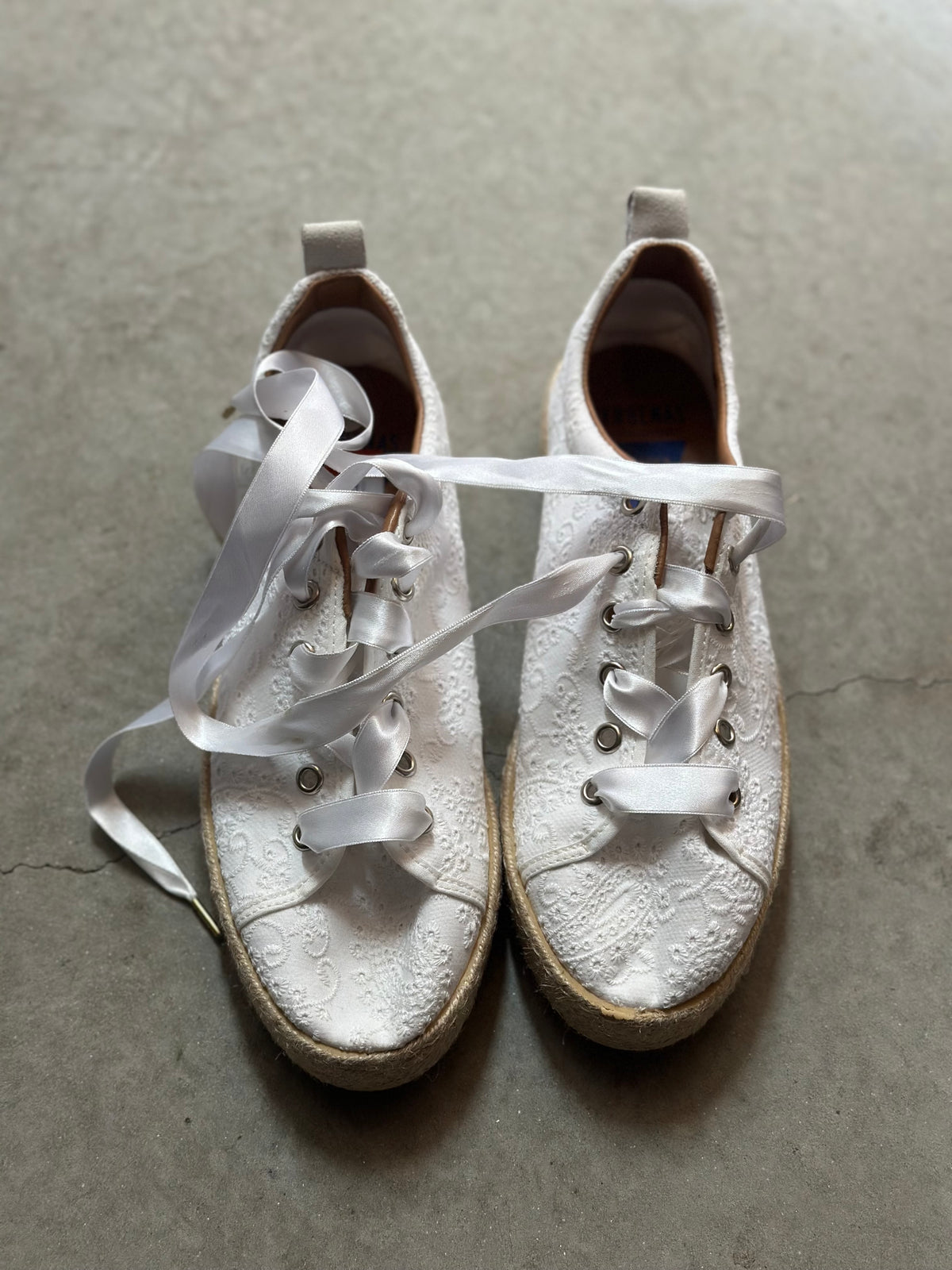 Verbenas White lace ups