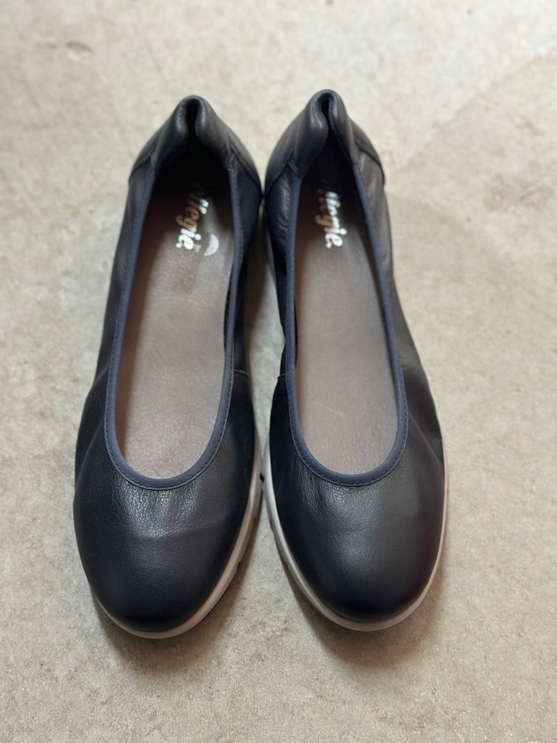 Effegie Navy flats