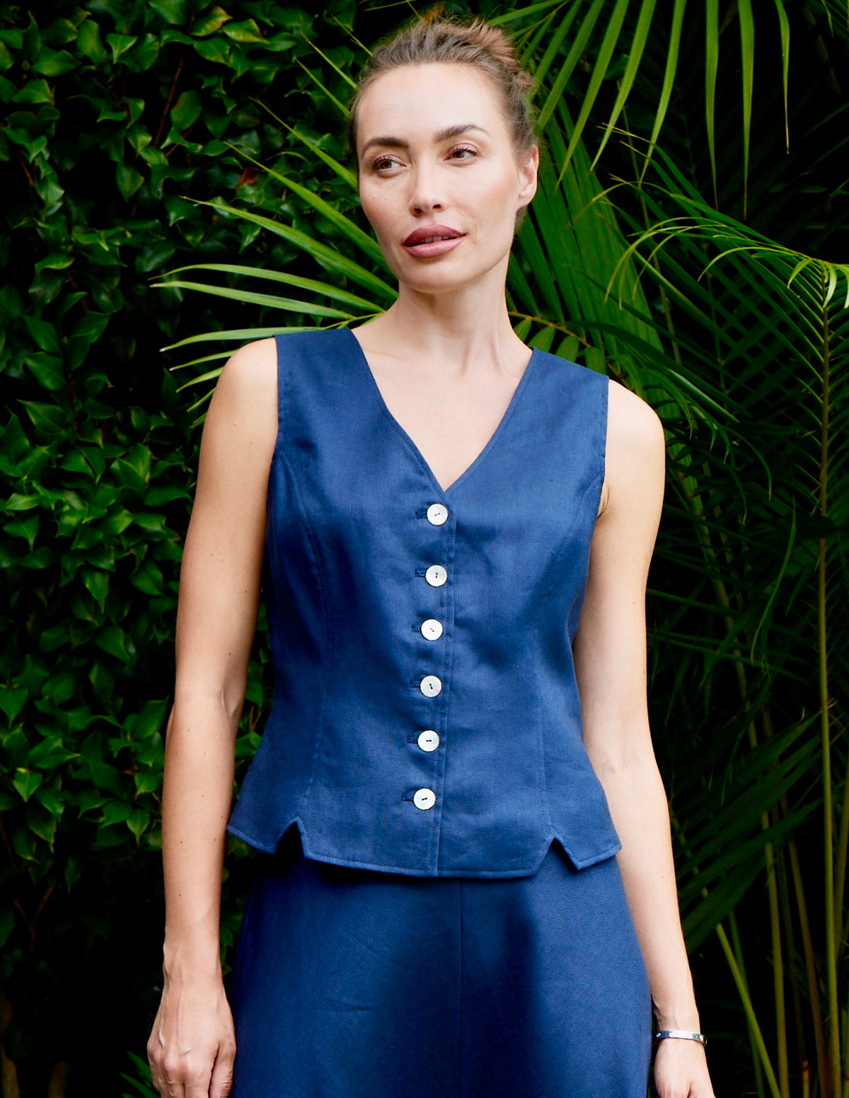 Kamare Marais Linen Vest Navy