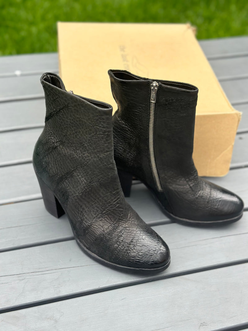 Last Conspiracy Black Boot with side zip