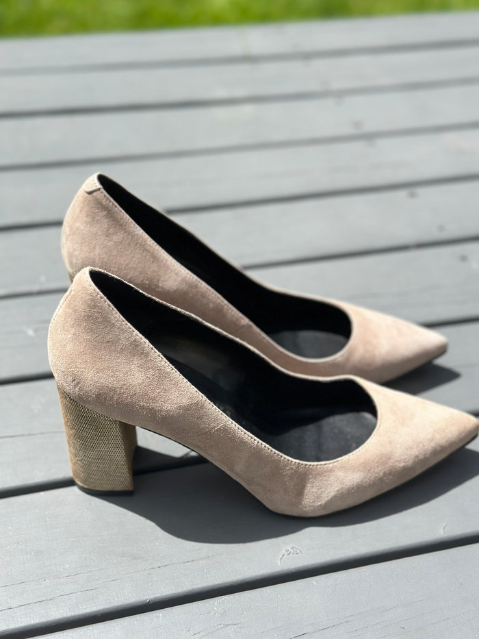 Bailarina Taupe Suede Heel