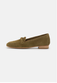 Unisa Boston Loafer Olive Suede